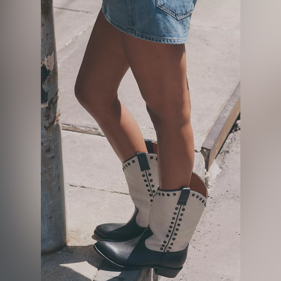 Frye Black & White Billy Pull On Studded Heeled Western/Cowboy Boots (Size 9) - Picture 3 of 5